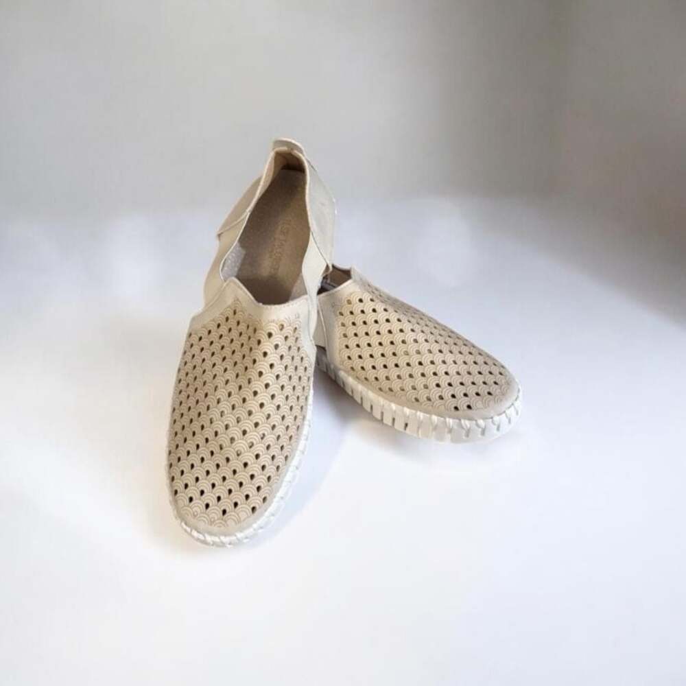 Size EU37 Tulip Slip-On “Kit”